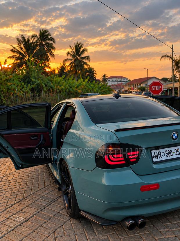 BMW 330i 2011