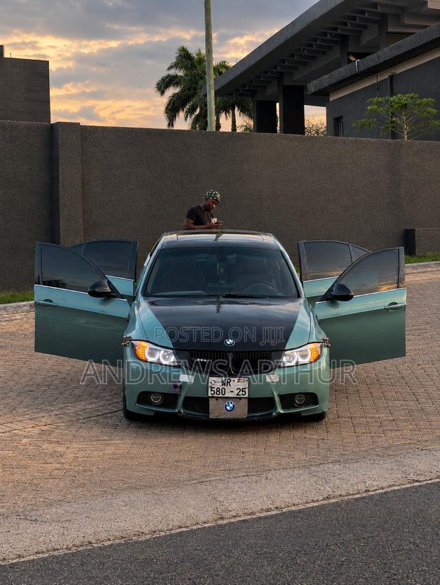 BMW 330i 2011