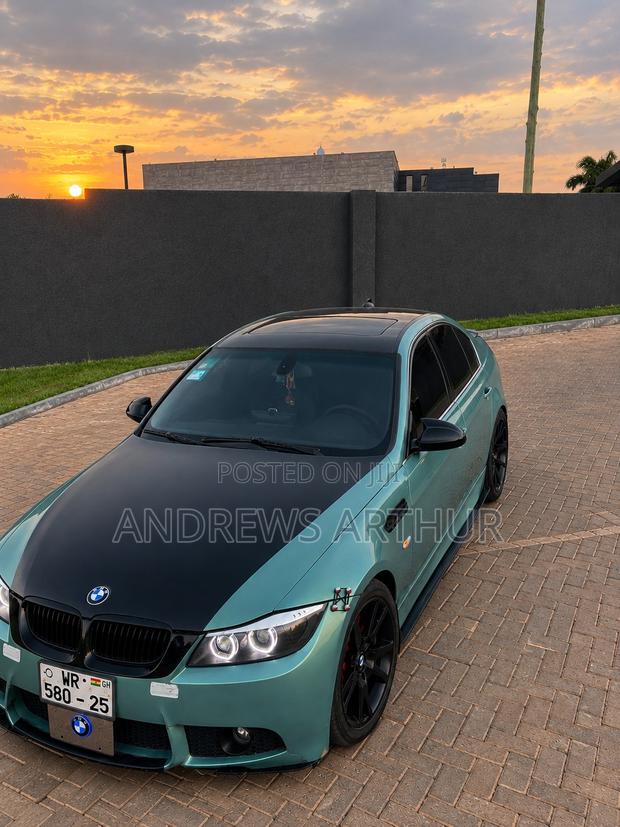 BMW 330i 2011
