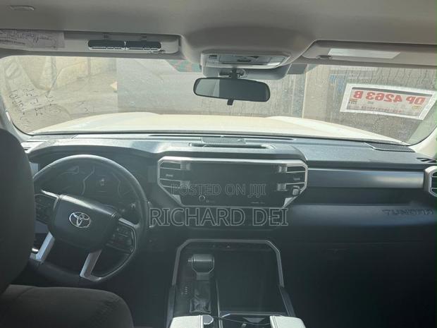Toyota Tundra 2023 White