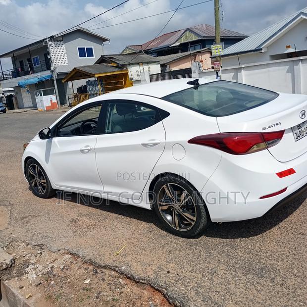 Hyundai Elantra SE 4dr Sedan (1.8L 4cyl 6A) 2015 White