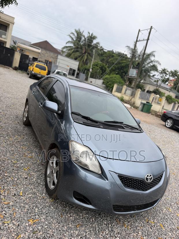 Toyota Yaris 2012 Blue
