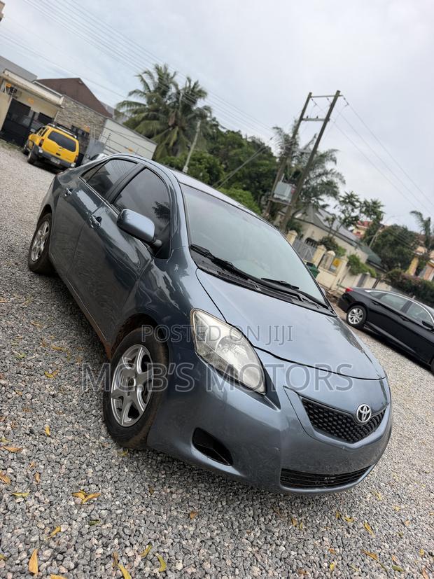 Toyota Yaris 2012 Blue