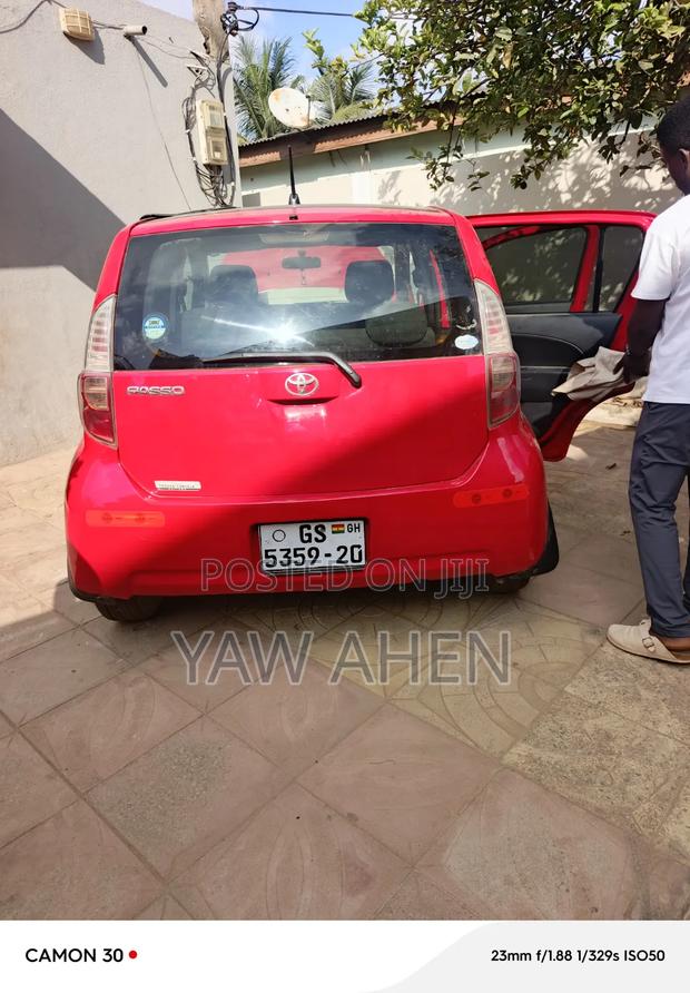 Toyota Passo 2012 Red