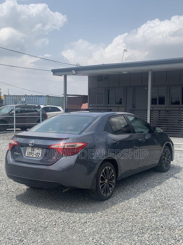 Toyota Corolla 2016 Gray