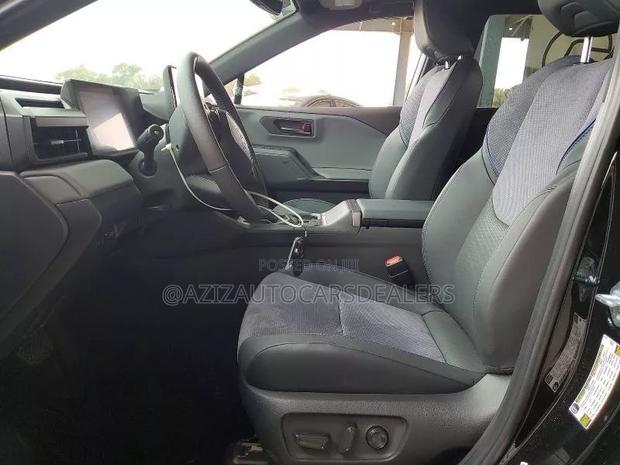 Toyota RAV4 XSE 2026 Black