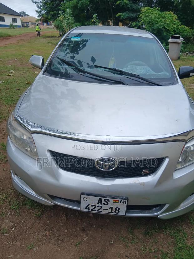 Toyota Corolla 2010 Gray
