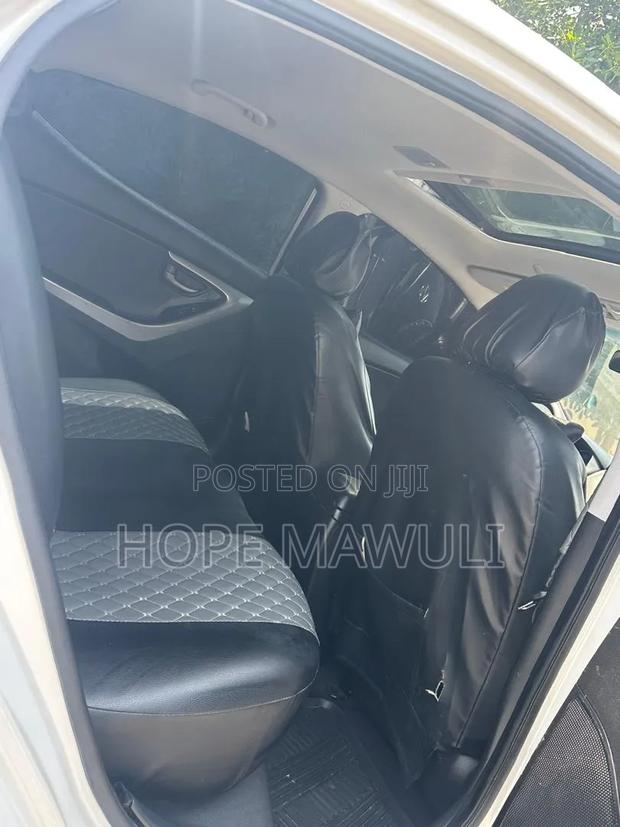 Hyundai Elantra Limited Sedan FWD (1.8L 4cyl 6A) 2013 White