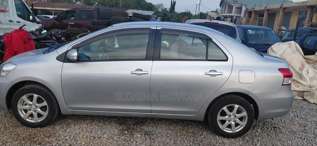Toyota Belta 2012 Silver