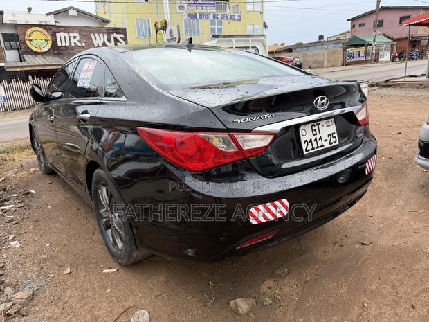 Hyundai Sonata Limited 2.0T Sedan (2.0L 4cyl 6A) 2013 Black