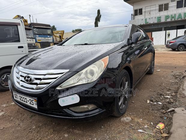 Hyundai Sonata Limited 2.0T Sedan (2.0L 4cyl 6A) 2013 Black