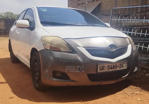 Toyota Yaris 2012 White