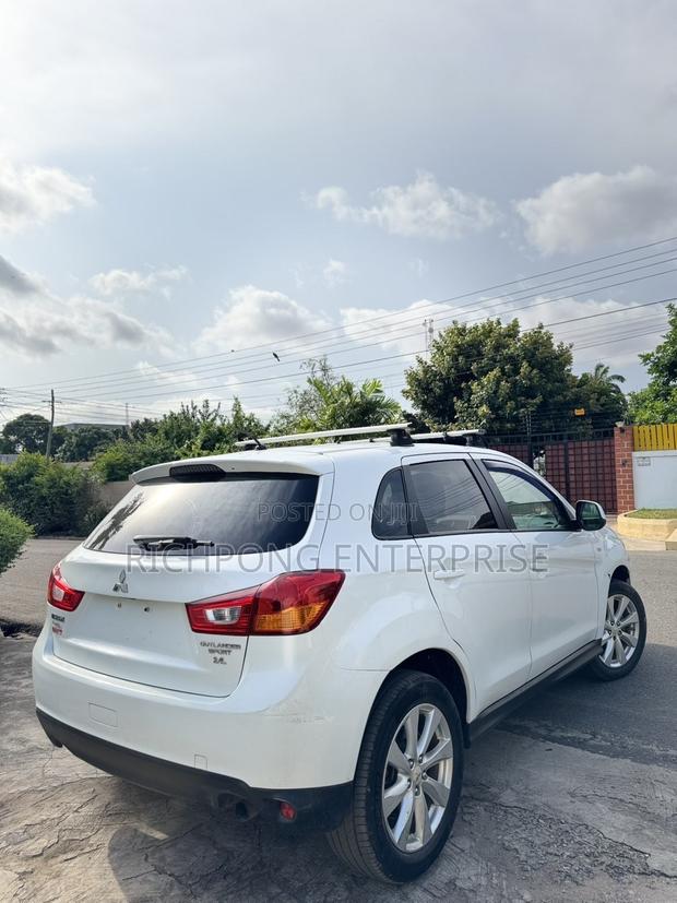 Mitsubishi Outlander 2015 White