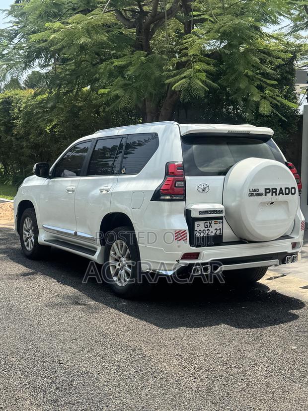 Toyota Land Cruiser Prado 2018 White