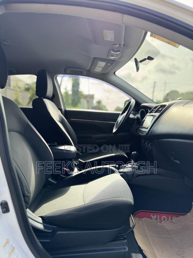 Mitsubishi Outlander SE 4dr SUV AWD (2.4L 4cyl CVT) 2015 White