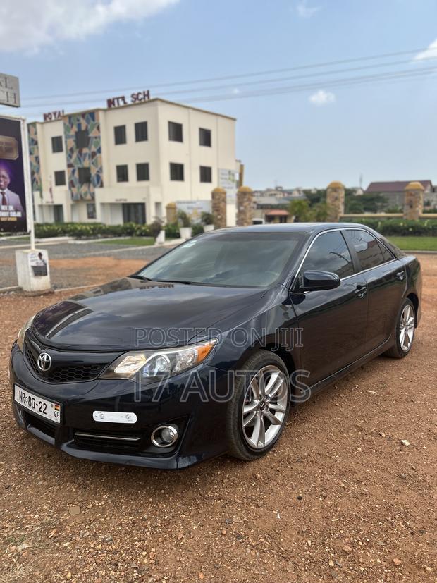 Toyota Camry SE 4dr Sedan (2.5L 4cyl 6A) 2013 Black