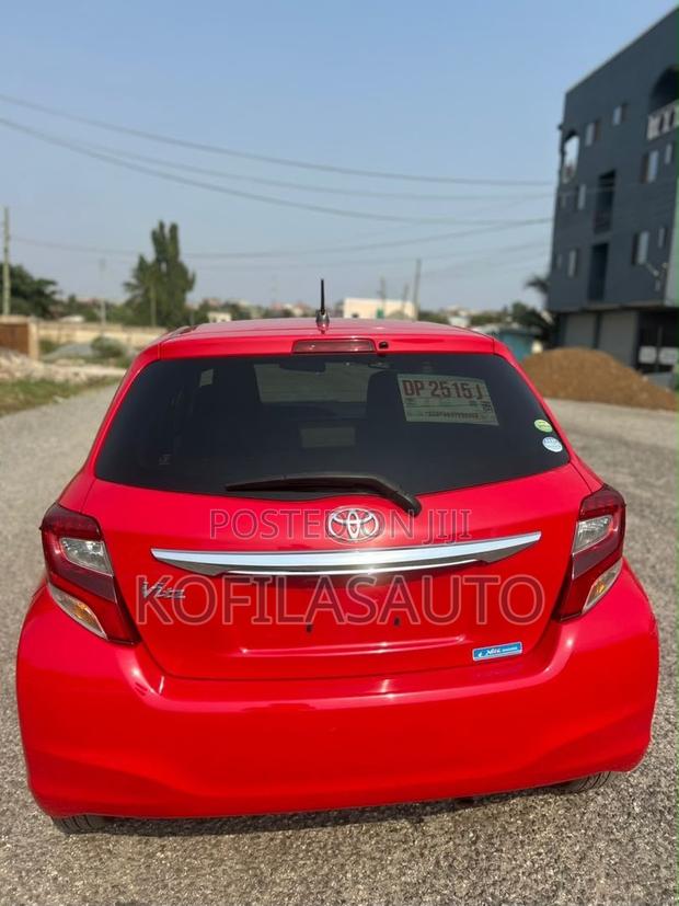Toyota Vitz 2015 Red