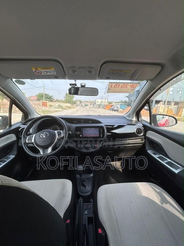 Toyota Vitz 2015 Red