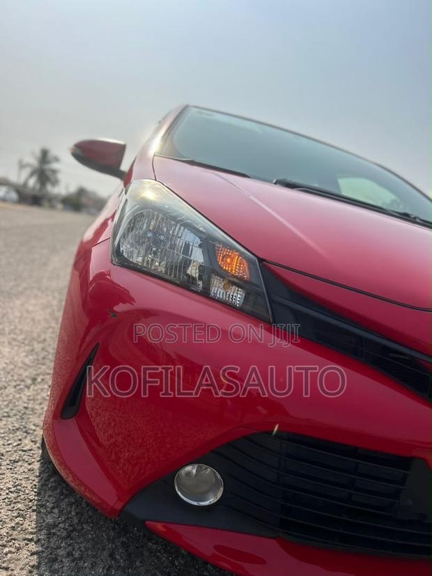 Toyota Vitz 2015 Red