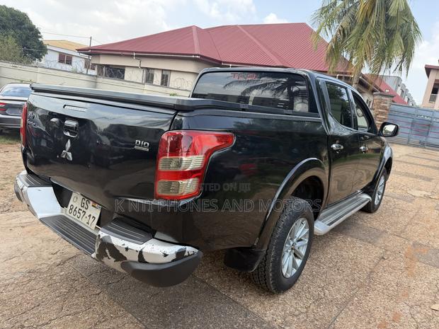 Mitsubishi L200 Double Cab 2.4 181hp 4WD 2017 Black