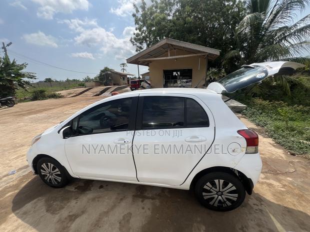 Toyota Vitz 1.0 FWD 3dr 2012 White