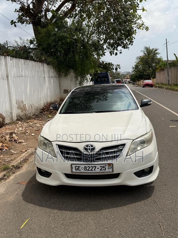 Toyota Camry SE 4dr Sedan (2.5L 4cyl 6A) 2011 White