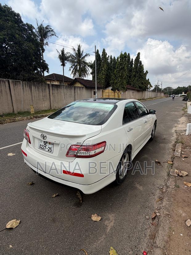 Toyota Camry SE 4dr Sedan (2.5L 4cyl 6A) 2011 White