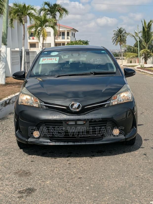 Toyota Vitz 1.3 FWD 5dr 2015 Black