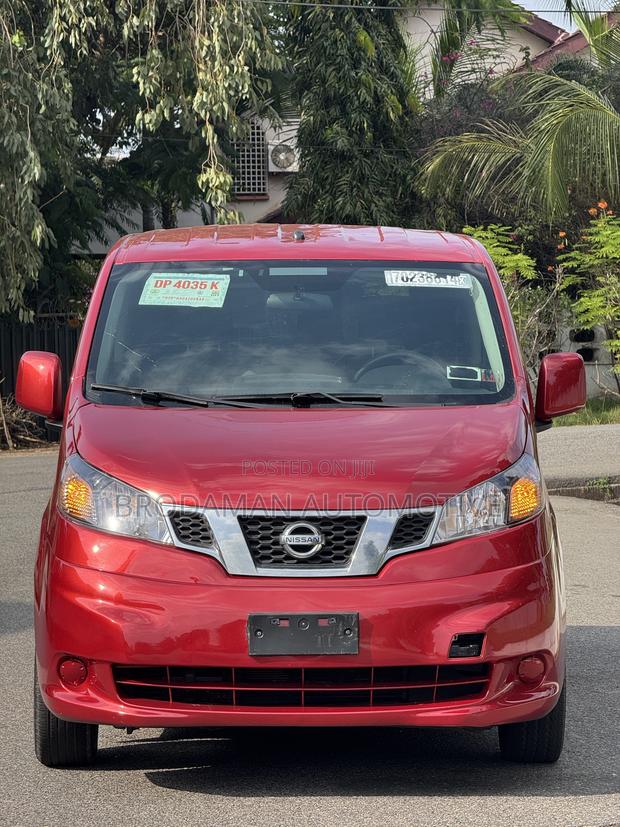 Nissan NV200 SV 2019 Burgundy