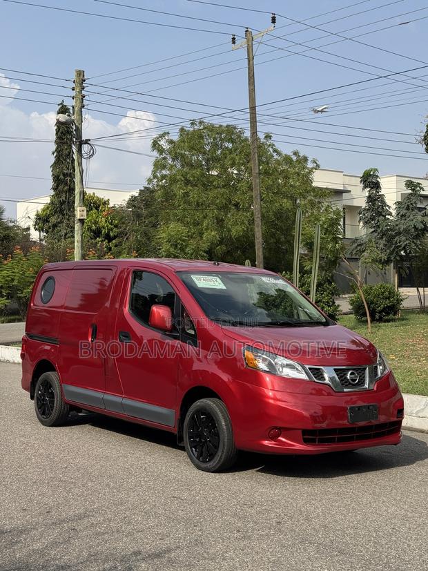 Nissan NV200 SV 2019 Burgundy