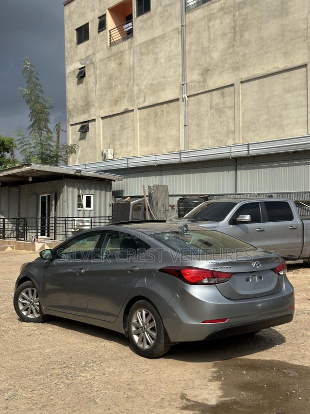 Hyundai Elantra SE 4dr Sedan (1.8L 4cyl 6M) 2015 Gray
