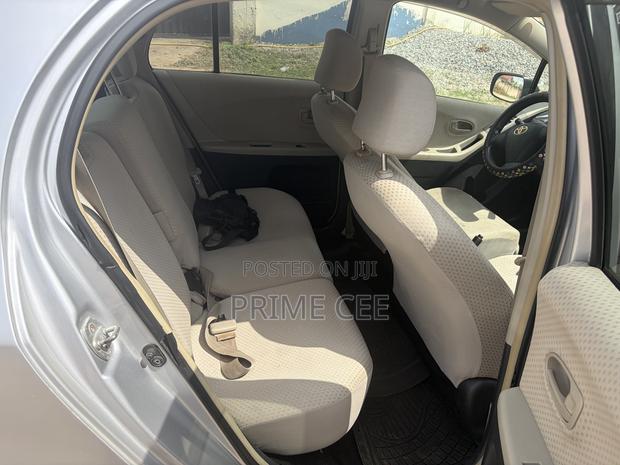 Toyota Vitz 2010 Gray