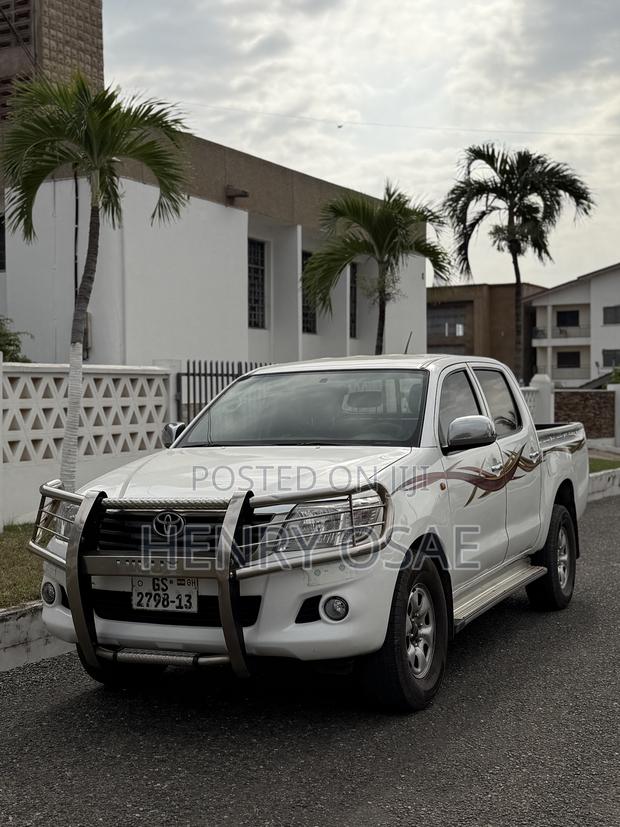 Toyota Hilux 3.0 D-4D 4x4 2013 White