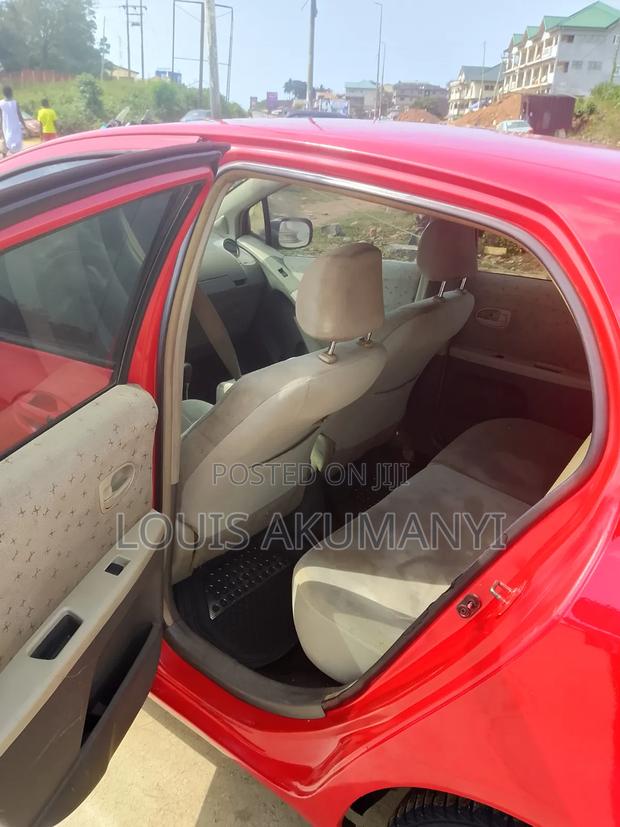 Toyota Vitz 1.3 FWD 5dr 2010 Red