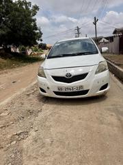 Toyota Yaris Base Sedan 4dr 2010 White for sale
