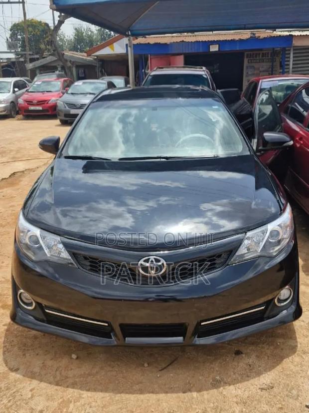 Toyota Camry SE 4dr Sedan (2.5L 4cyl 6A) 2014 Black