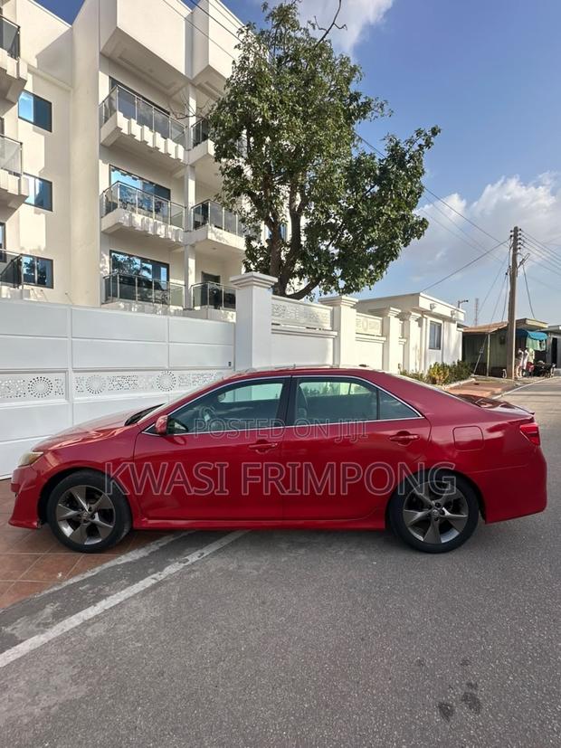 Toyota Camry SE 4dr Sedan w/Prod. End 11/13 (2.5L 4cyl 6A) 2014 Red