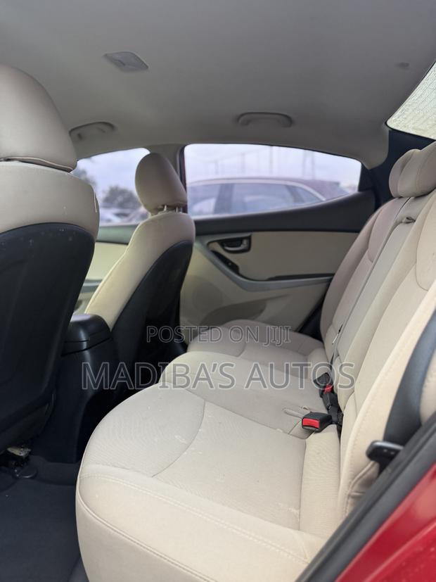 Hyundai Elantra Limited Sedan FWD (1.8L 4cyl 6A) 2016 Red