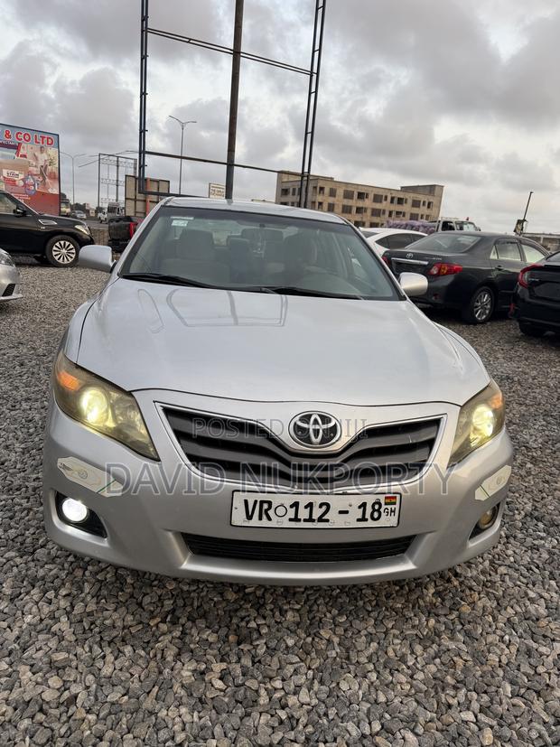 Toyota Camry 2010 Silver