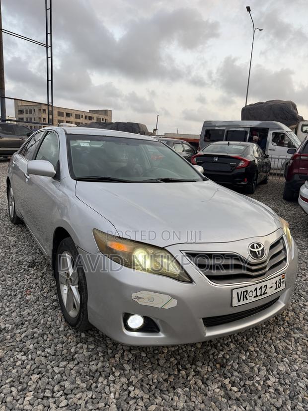 Toyota Camry 2010 Silver