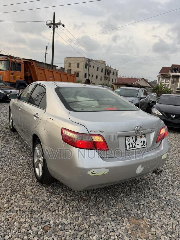 Toyota Camry 2010 Silver