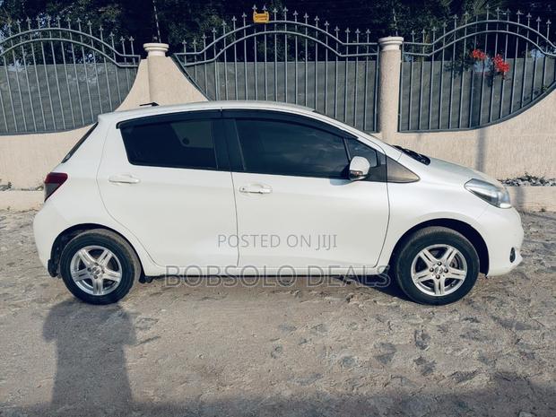 Toyota Vitz 1.3 AWD 5dr 2013 White