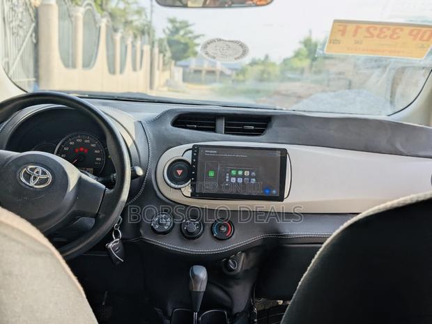 Toyota Vitz 1.3 AWD 5dr 2013 White