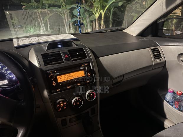Toyota Corolla LE Special Edition 4dr Sedan (1.8L 4cyl 4A) 2013 Black
