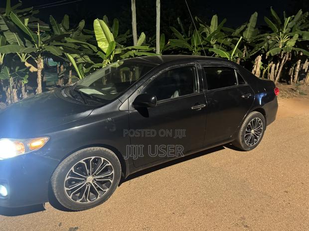 Toyota Corolla LE Special Edition 4dr Sedan (1.8L 4cyl 4A) 2013 Black