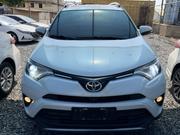 Toyota RAV4 XLE FWD (2.5L 4cyl 6A) 2017 White for sale