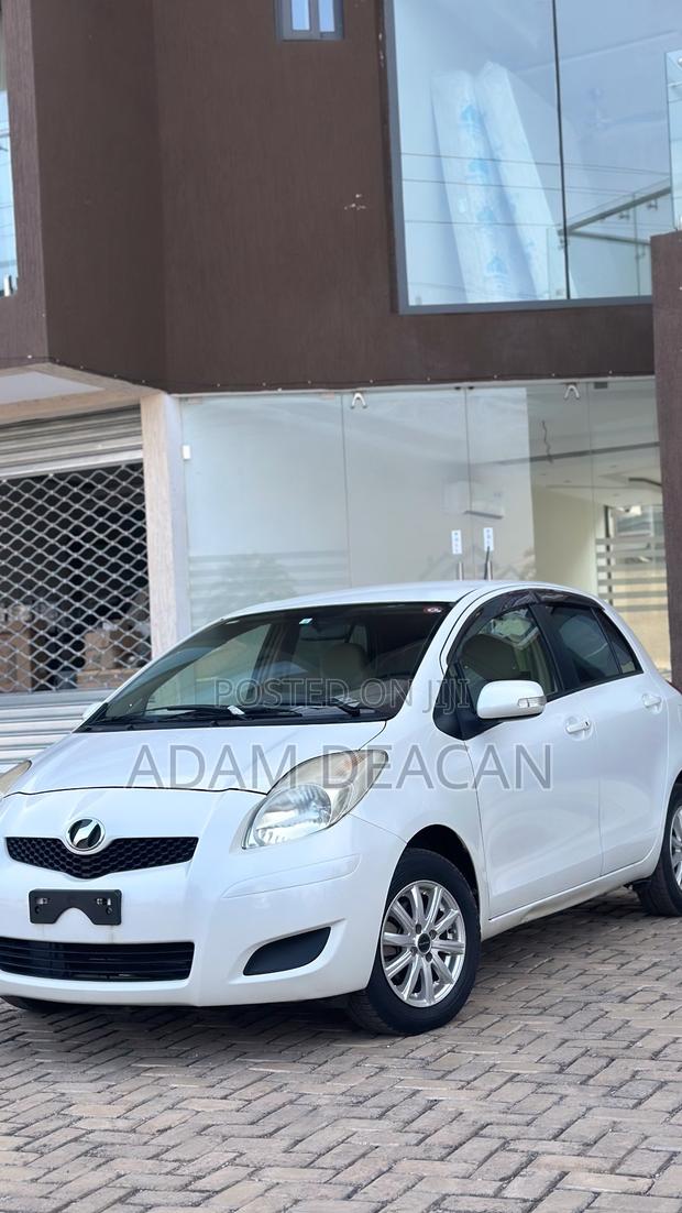 Toyota Vitz 2010 White