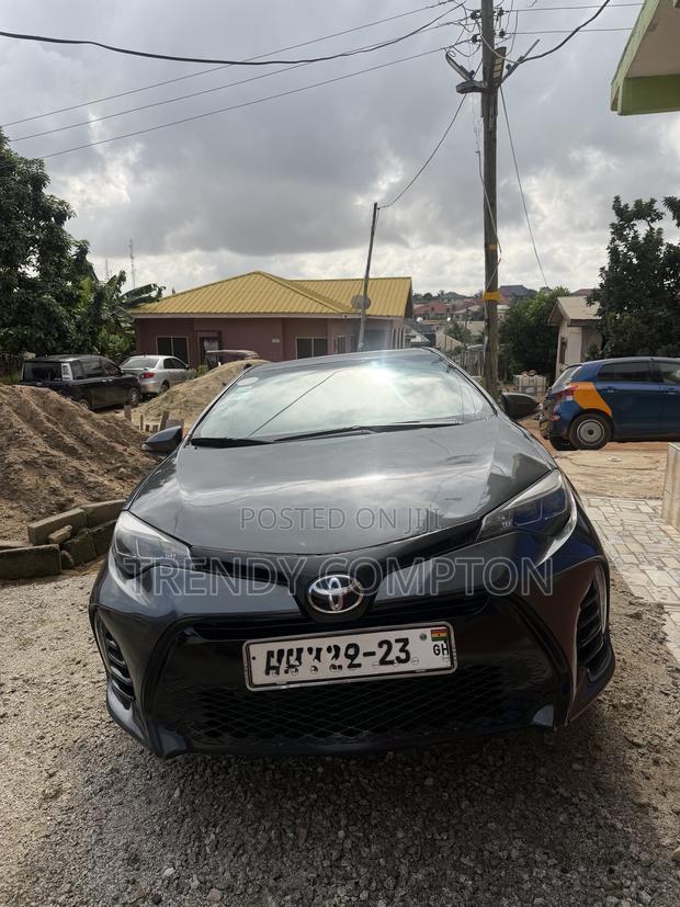 Toyota Corolla LE 4dr Sedan (1.8L 4cyl CVT) 2014 Gray