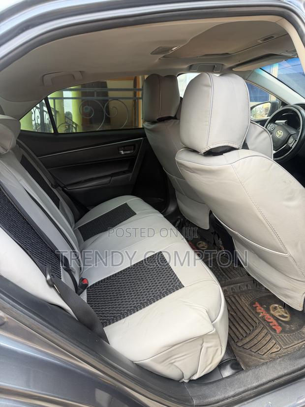 Toyota Corolla LE 4dr Sedan (1.8L 4cyl CVT) 2014 Gray