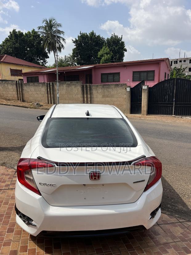 Honda Civic Touring 4dr Sedan (1.5L 4cyl) 2017 White